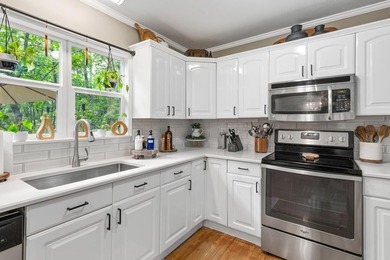Welcome to 279 Angler Loop in Rayburn Country! This beautifully - photo 16