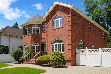 You don't want to miss this spectacular center hall colonial in - photo 2