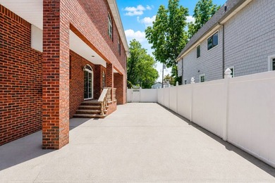 You don't want to miss this spectacular center hall colonial in - photo 5