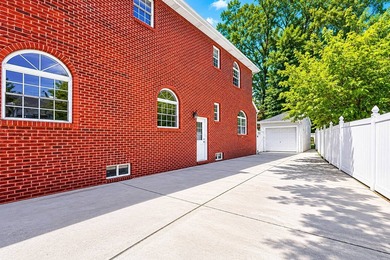 You don't want to miss this spectacular center hall colonial in - photo 6