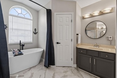 Beautifully updated 3 bed, 2 bath CBS home with a 2 car garage - photo 33