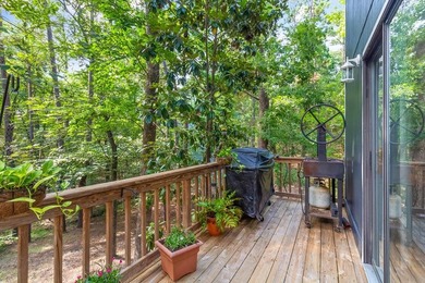 Welcome to 279 Angler Loop in Rayburn Country! This beautifully - photo 36