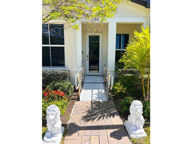 Experience ultimate tranquility, modern luxury, custom-built - photo 1