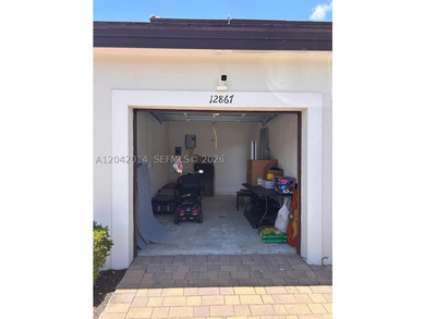 Experience ultimate tranquility, modern luxury, custom-built - photo 7