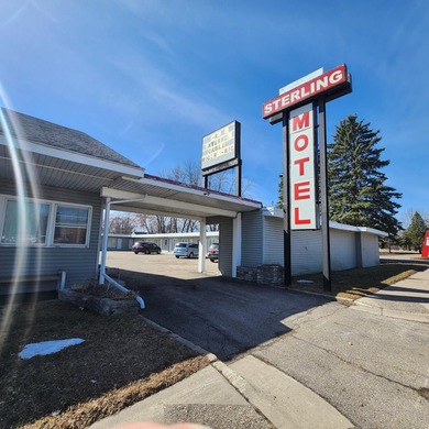 Huge opportunity to acquire a high-visibility commercial - photo 2