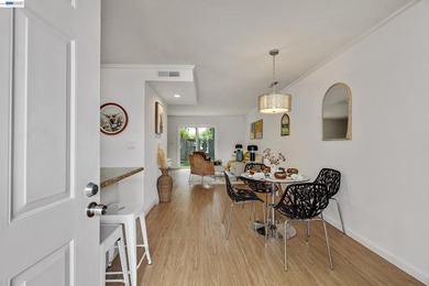 Welcome to this great end-unit townhome offering 2 bedrooms and - photo 4