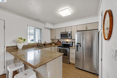 Welcome to this great end-unit townhome offering 2 bedrooms and - photo 7