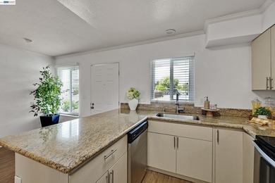 Welcome to this great end-unit townhome offering 2 bedrooms and - photo 8