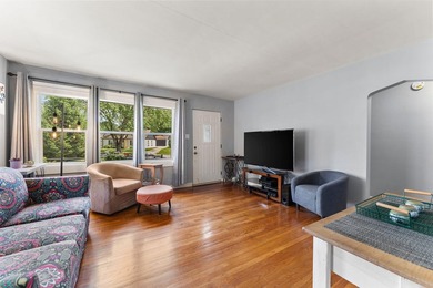 Charming brick ranch in the heart of Hobart! Updated kitchen - photo 8