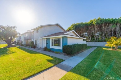 Welcome Home to this Beautifully Maintained Updated End-Unit - photo 3