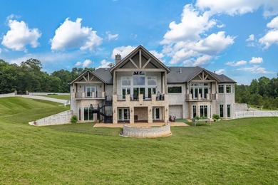 This expansive Tennessee estate offers an unrivaled blend of - photo 3