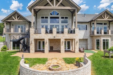 This expansive Tennessee estate offers an unrivaled blend of - photo 7
