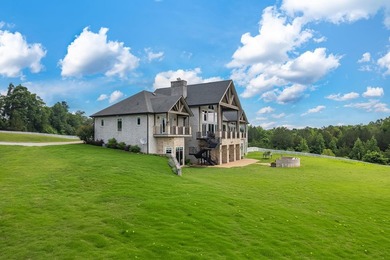 This expansive Tennessee estate offers an unrivaled blend of - photo 9