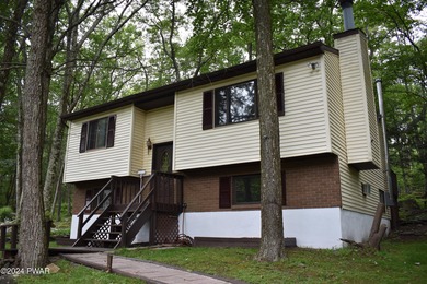 Hemlock Lake Home For Sale in Lords Valley Pennsylvania