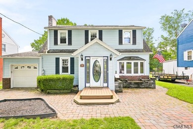 Welcome to 725 Wayne Street, a stunning and meticulously - photo 3