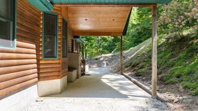 Immaculate 2BR/2BA Custom Built Cabin on 13 Acres! Nestled