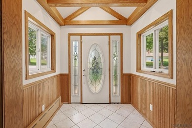 Welcome to 725 Wayne Street, a stunning and meticulously - photo 4