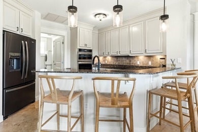 Best-priced large one-level furnished condo in desirable Pine - photo 11