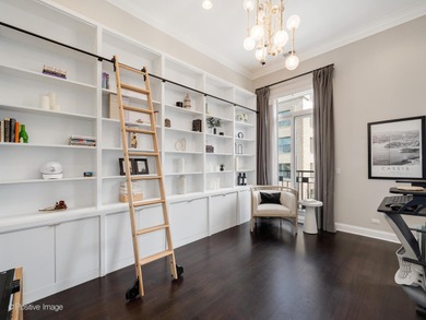 Luxury Penthouse Living in the Heart of Lincoln Park! Welcome to
