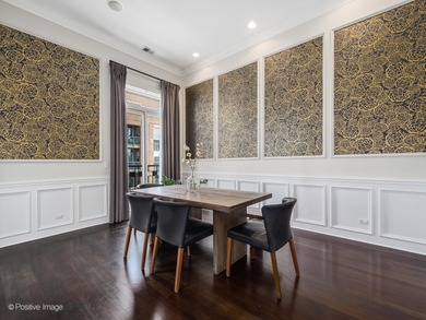 Luxury Penthouse Living in the Heart of Lincoln Park! Welcome to