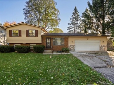 Buckhorn Lake  Home Active Under Contract in Lake Orion Michigan