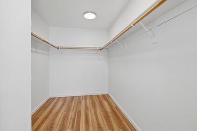 Gorgeous Single Family home with 3 Bedrooms and 2.5 Bath - photo 24