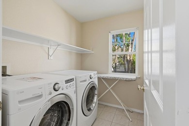 Gorgeous Single Family home with 3 Bedrooms and 2.5 Bath - photo 34