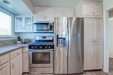 LUXURY OCEANFRONT VACATION RENTAL. This turn-key rental is - photo 11