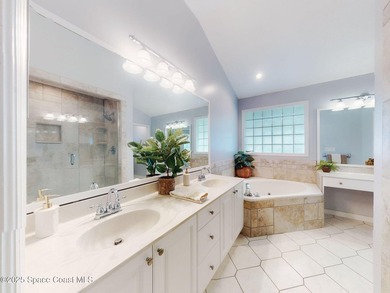 Welcome to your dream home! This stunning 4-bed, 3.5-bath, brick - photo 18