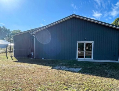 Easily converted space with endless possibilities. This