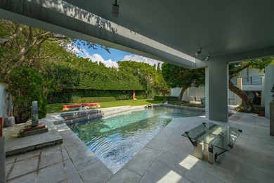 Rare opportunity on Palm Beach Island's coveted north end. Set - photo 5