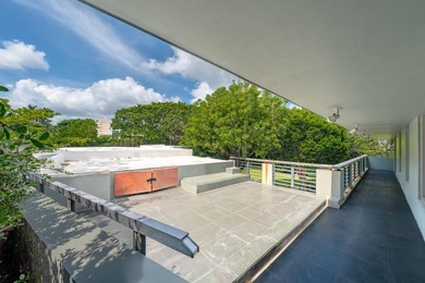 Rare opportunity on Palm Beach Island's coveted north end. Set - photo 7