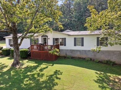 Spacious and well-maintained, this 4 bed, 2 bath home offers 2 - photo 3