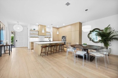 Wake up in this elegantly renovated villa tucked within the most - photo 4