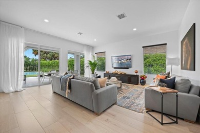 Wake up in this elegantly renovated villa tucked within the most - photo 8