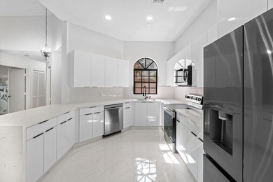 Discover the perfect blend of comfort, style, and convenience in - photo 5
