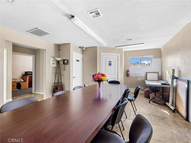 PRIME 3,200 sq ft commercial property on a full acre, offering - photo 14