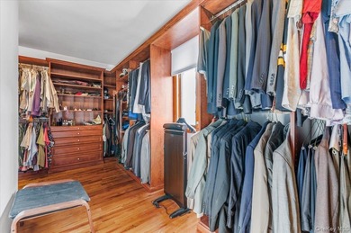 Set on just shy of a one-acre parcel, backing directly onto Lake - photo 19