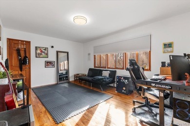 Set on just shy of a one-acre parcel, backing directly onto Lake - photo 23