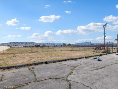 PRIME 3,200 sq ft commercial property on a full acre, offering - photo 24