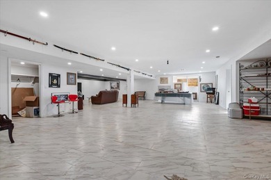 Set on just shy of a one-acre parcel, backing directly onto Lake - photo 27