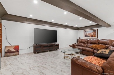 Set on just shy of a one-acre parcel, backing directly onto Lake - photo 29