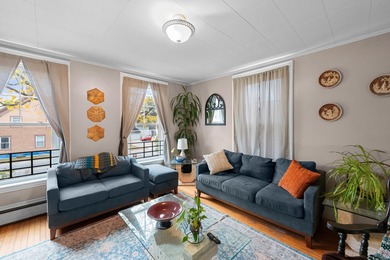 Kennebec River Home For Sale in Richmond Maine