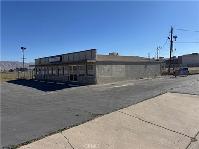 PRIME 3,200 sq ft commercial property on a full acre, offering - photo 31