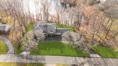 Set on just shy of a one-acre parcel, backing directly onto Lake - photo 35