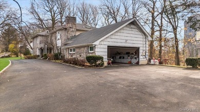 Set on just shy of a one-acre parcel, backing directly onto Lake - photo 38