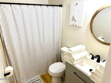 Welcome to this beautifully updated and fully furnished - photo 10