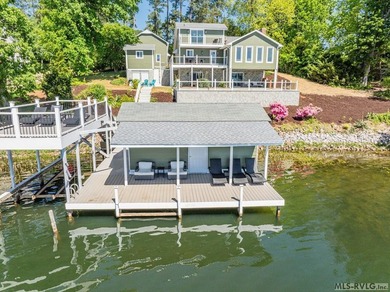Exceptional Waterfront opportunity in the exclusive Four Seasons - photo 1
