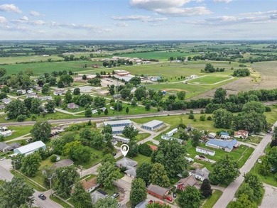 Welcome home to this charming and well-maintained brick ranch - photo 4