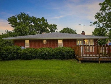 Welcome home to this charming and well-maintained brick ranch - photo 5